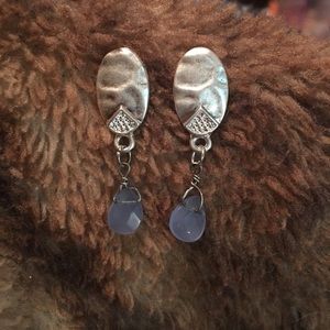 🆕Dangle earrings 1 1/2” Long blue stone New